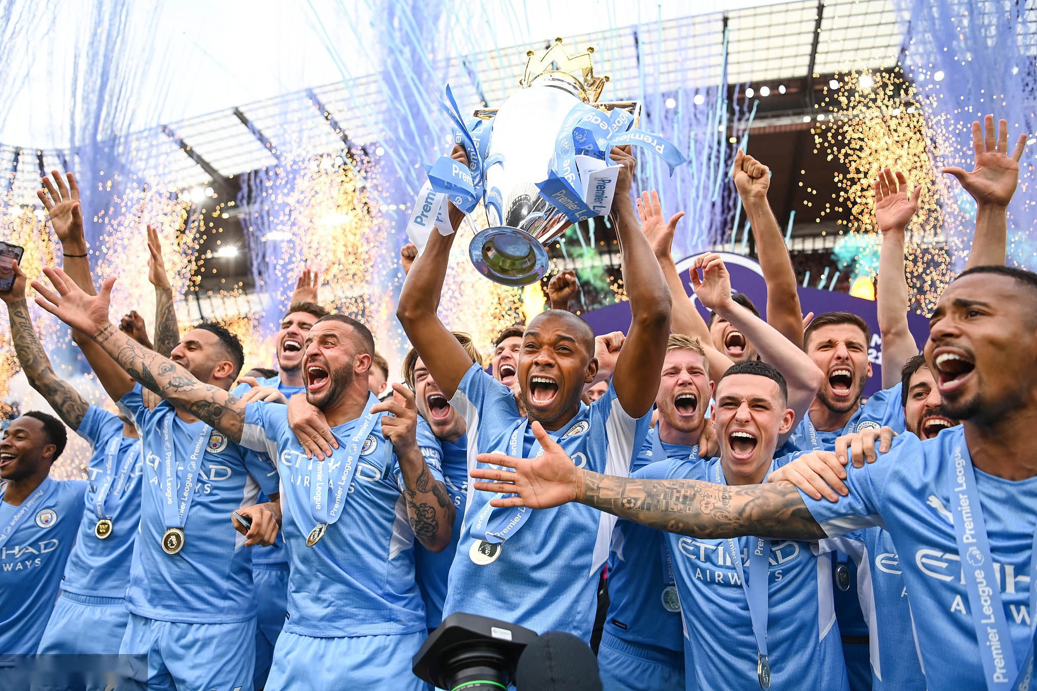 名鹊起的同 名鹊起的同